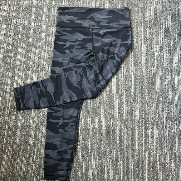 Athleta Camo Elation 7/8 Tight Leggings - Picture 2 of 5